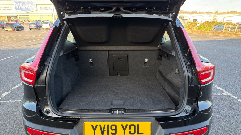 Volvo Xc40 2.0 T4 Inscription 5dr AWD Geartronic Petrol Estate